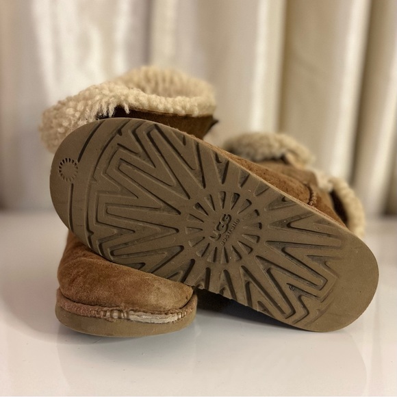 Kids Bailey Button II Boot Size 2 - Picture 2 of 3